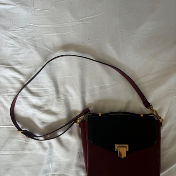 Charles & Keith red and black purse - Picture 6 of 6